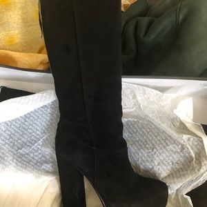 Platform high suede boots